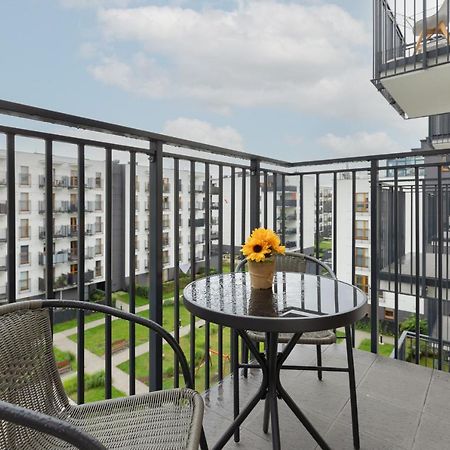 Cozy Apartment With Parking Bakalarska By Noclegi Renters Варшава Экстерьер фото