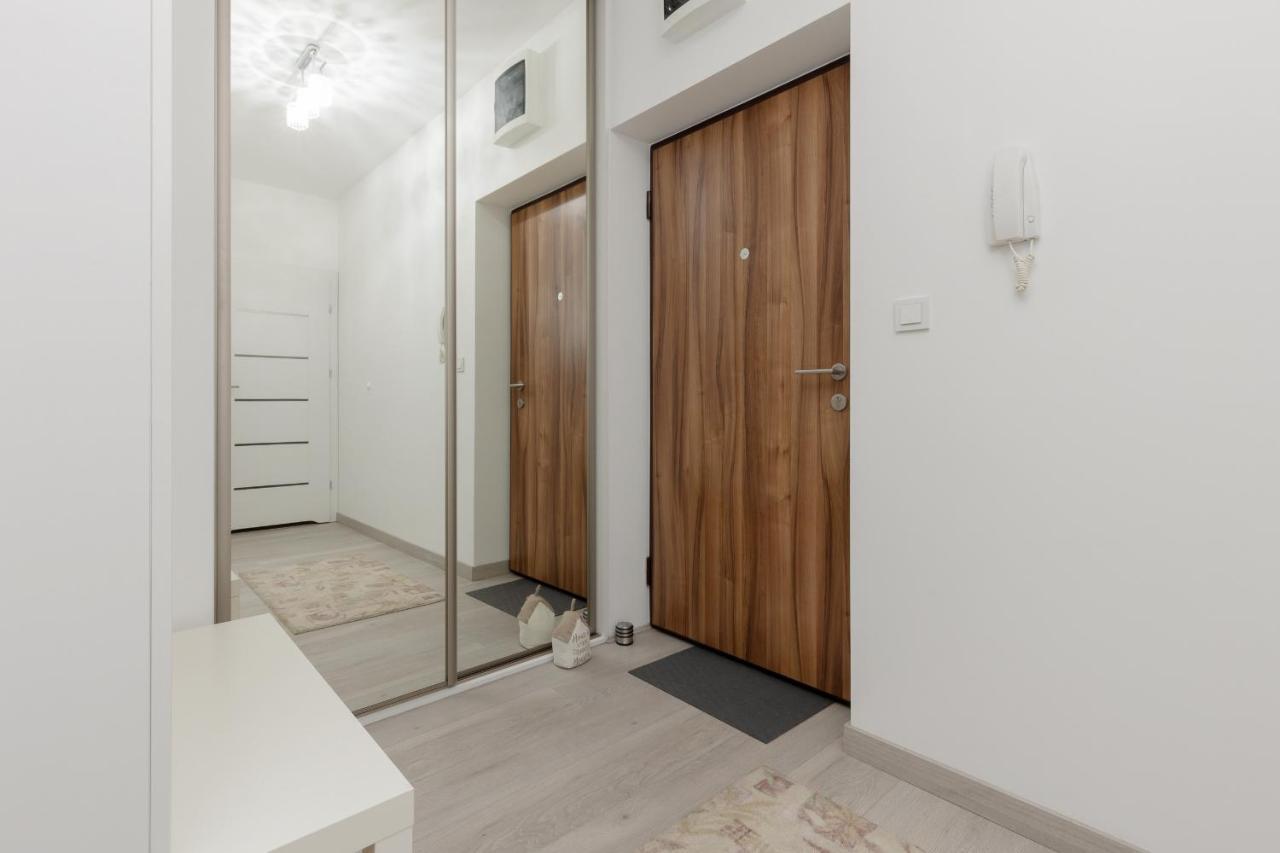 Cozy Apartment With Parking Bakalarska By Noclegi Renters Варшава Экстерьер фото