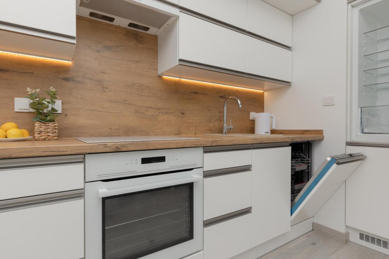Cozy Apartment With Parking Bakalarska By Noclegi Renters Варшава Экстерьер фото