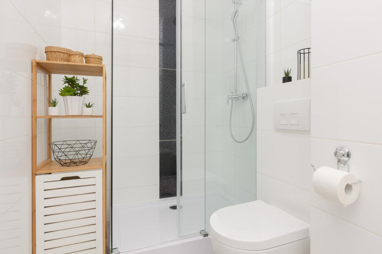 Cozy Apartment With Parking Bakalarska By Noclegi Renters Варшава Экстерьер фото